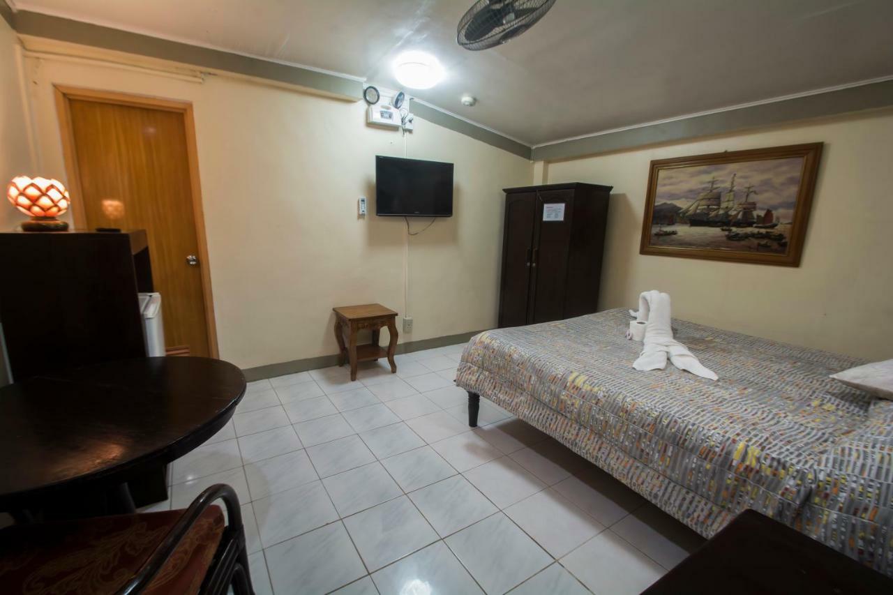 Deparis Beach Resort Balabag  Ngoại thất bức ảnh