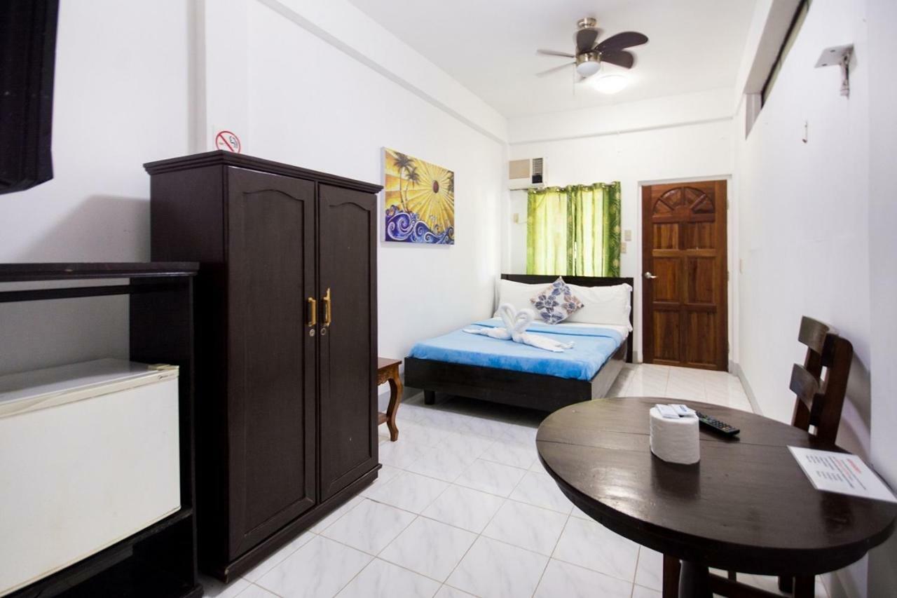 Deparis Beach Resort Balabag  Ngoại thất bức ảnh
